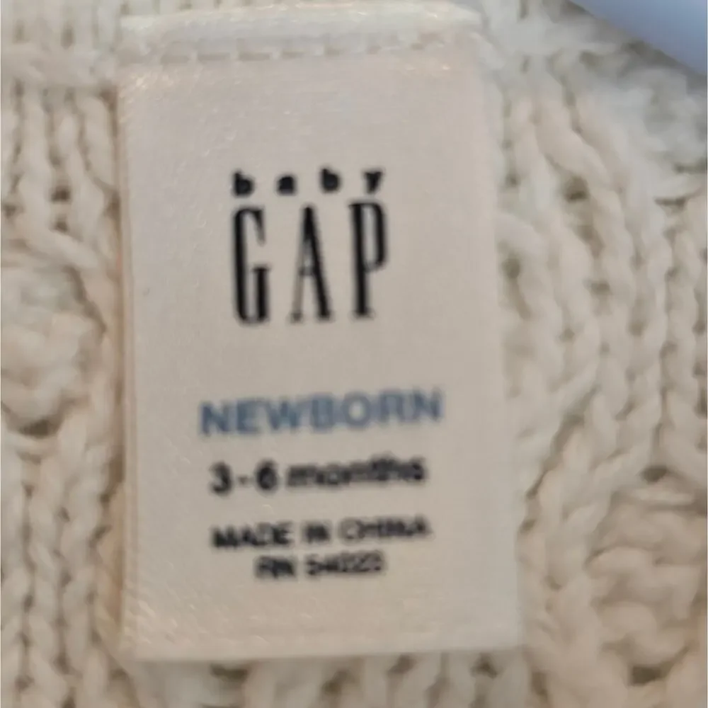 GAP baby white